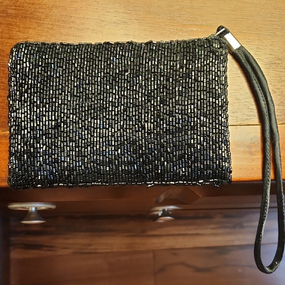 Sequin Palm Tree Black Wristlet - Picture 2 of 5